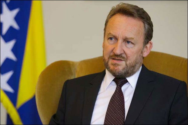 Изетбеговић обнавља тужбу за геноцид против Србије